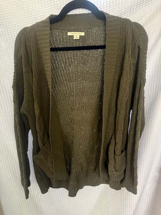 American Eagle Sweaters - American Eagle Olive Green Cable Knit Open Front Cardigan Size XS/S